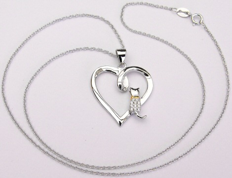 love-white-cats-necklace2.jpg