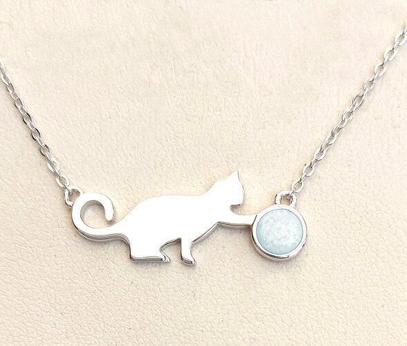 cat-ball-necklace2.jpg