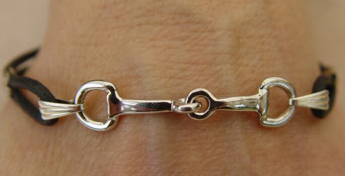 snaffle-bit-bracelet-black2.jpg